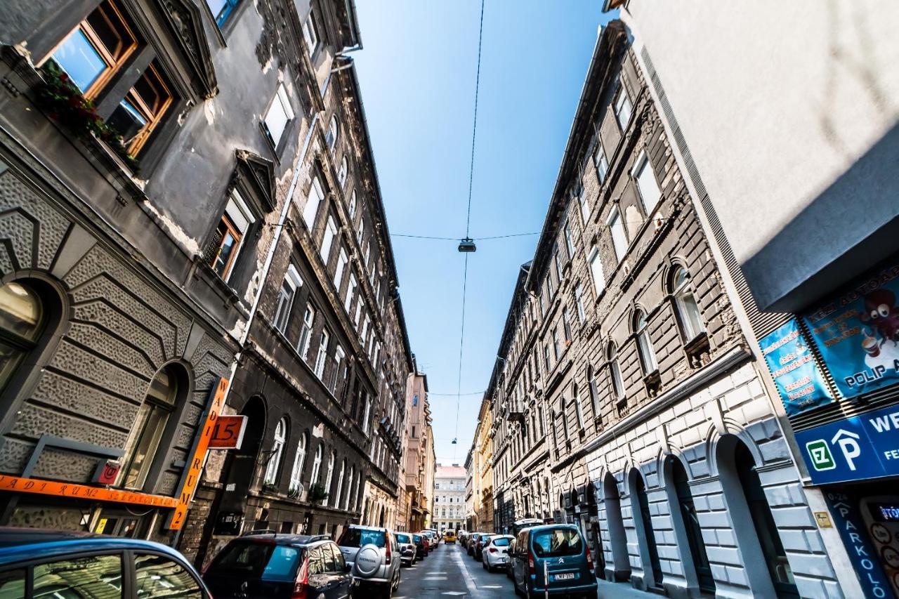 Cosy Studios In The Heart Of The City Будапеща Екстериор снимка
